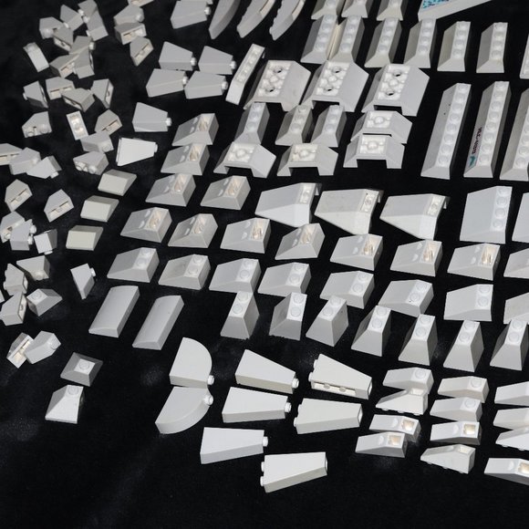 WHITE LEGO ROOF SLOPE BULK LOT - 244 PCS - Picture 2 of 11